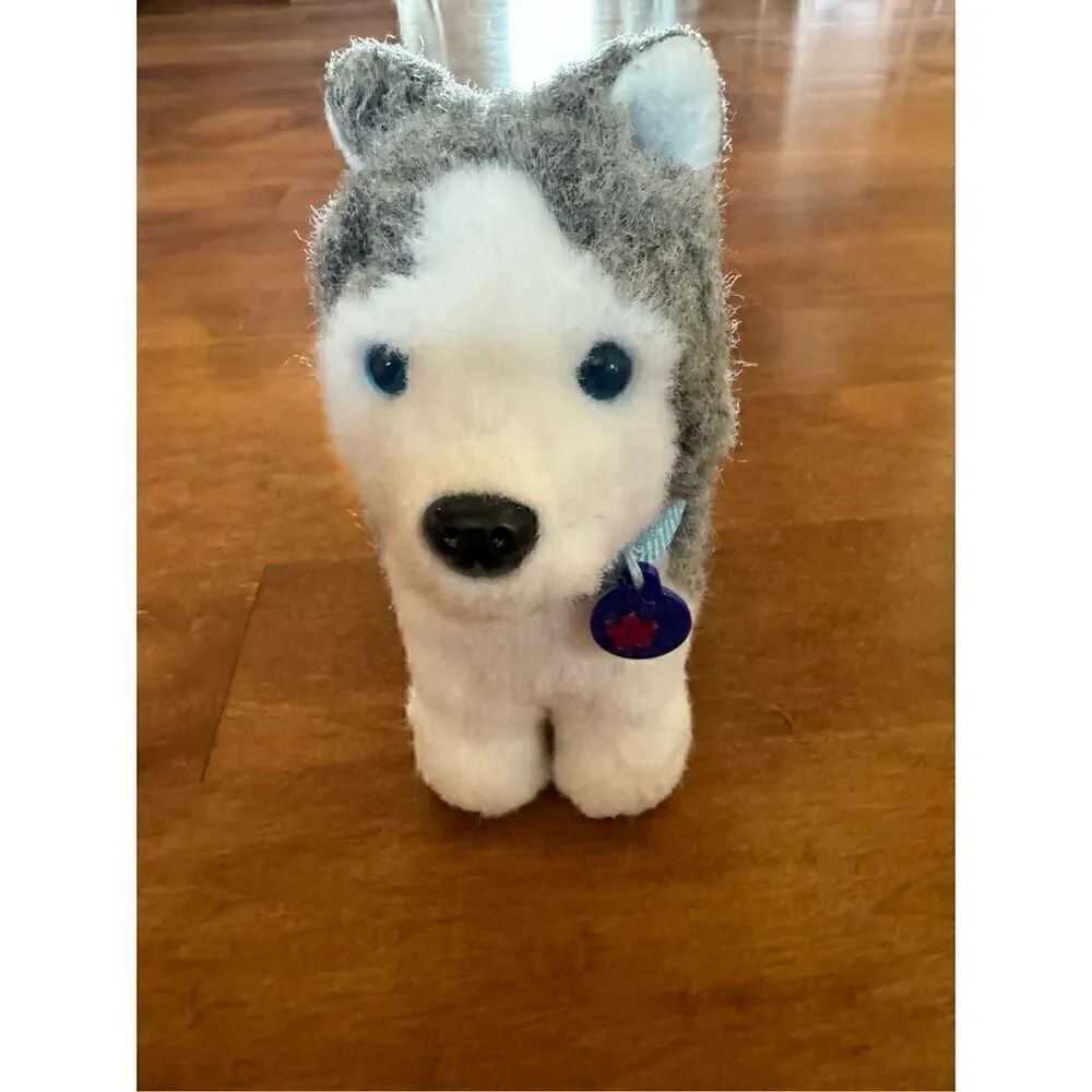 American girl, dog husky - Picture 2 of 4